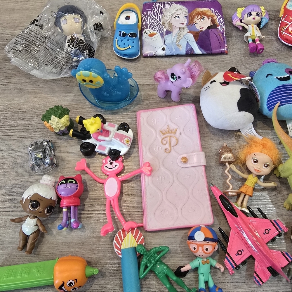 Toy‎ Bundle - Picture 2 of 3